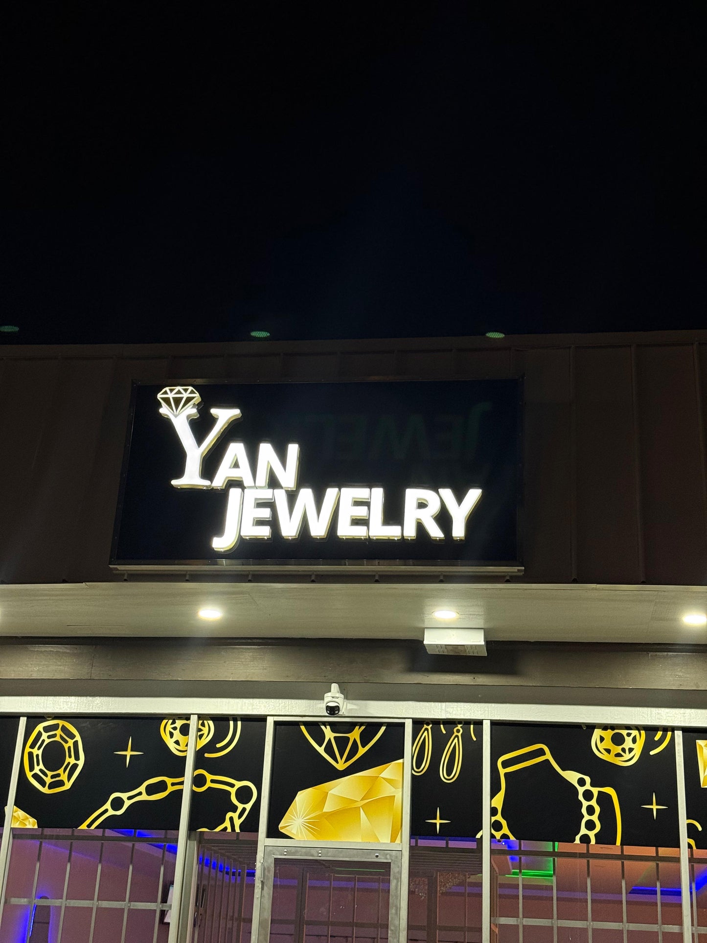 Channel Letters in Louisville, KY, Personalized| 3D Storefront Signage